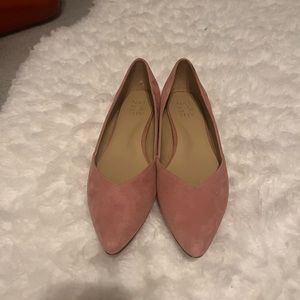 Naturalizer flat shoes